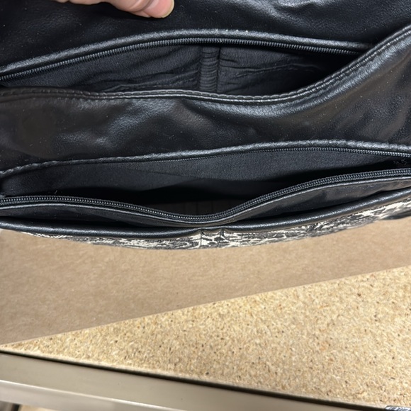 Black floral vintage shoulder purse - Picture 7 of 14